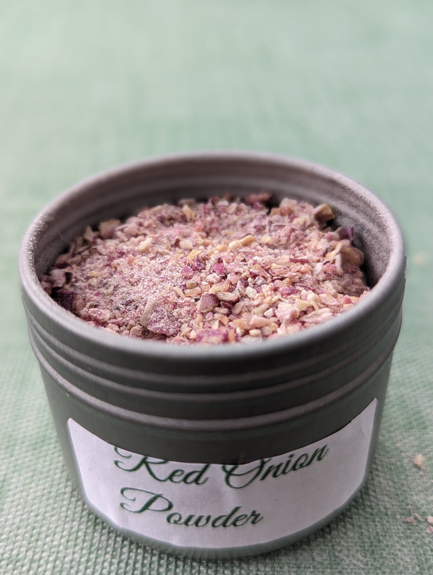 Red onion powder